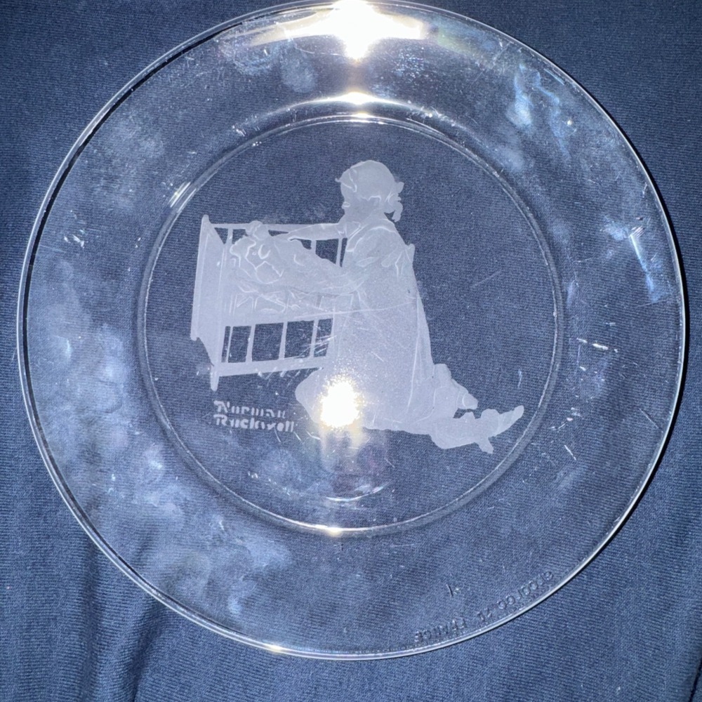 Arcoroc‎ France Norman Rockwell Frosted Glass Plate Little Mother Vintage 7.5"